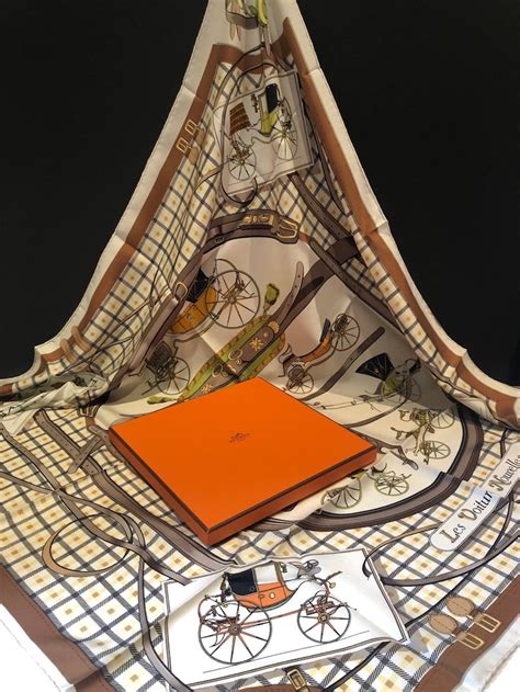 les voitures nouvelles hermes|hermes le voiture nouvelles scarf.